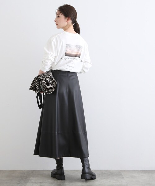 INDIVI(インディヴィ)の「【WORLD for the World】バックフォト ロングTシャツ(Tシャツ/カットソー・レディース・ホワイト・13/38/05)」の2枚目の写真