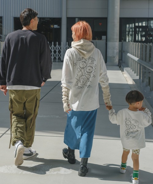 Kastane（カスタネ）の「【UNISEX】SIXSENCE FLOWERロンT（Tシャツ/カットソー・レディース・オフホワイト/ブラック・M/XL）」の11枚目の写真