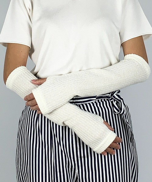 me+em select(ミームセレクト)の「肘丈リブアームウォーマー(アームカバー・レディース・アイボリー/ブラック/グレー/チャコールグレー・FREE)」の9枚目の写真