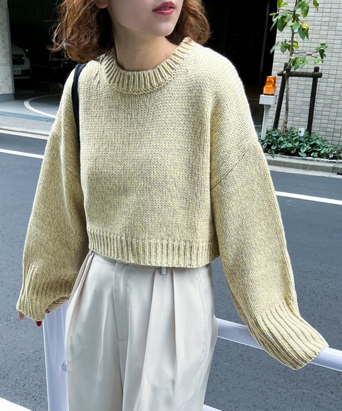 feepur（フェピュール）の「【ハンドウォッシャブル】メランジショートオーバーニット（ニット/セーター・レディース・ブラック/オフホワイト/イエロー/グリーン/ピンク・MEDIUM）」の4枚目の写真