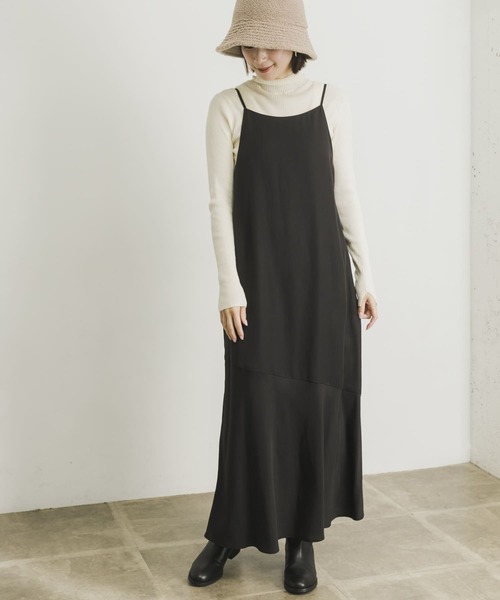 URBAN RESEARCH（アーバンリサーチ）の「ヘム切替キャミワンピース（ワンピース・レディース・ブラック/ベージュ・FREE）」の2枚目の写真