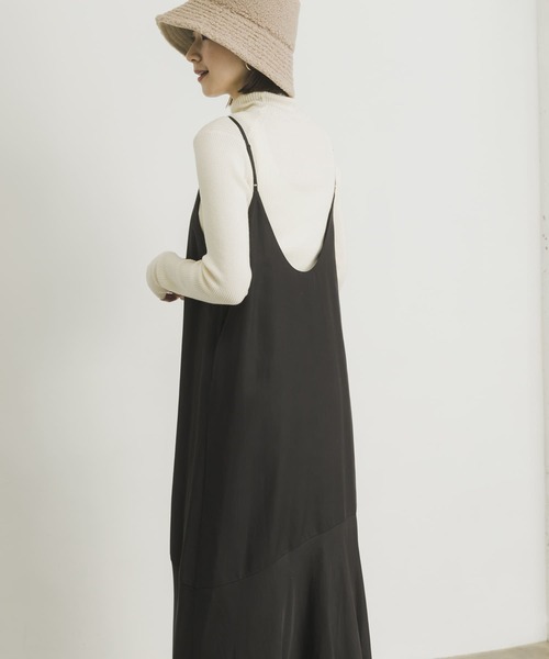 URBAN RESEARCH（アーバンリサーチ）の「ヘム切替キャミワンピース（ワンピース・レディース・ブラック/ベージュ・FREE）」の3枚目の写真