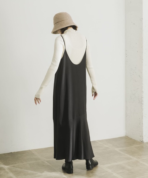 URBAN RESEARCH（アーバンリサーチ）の「ヘム切替キャミワンピース（ワンピース・レディース・ブラック/ベージュ・FREE）」の20枚目の写真