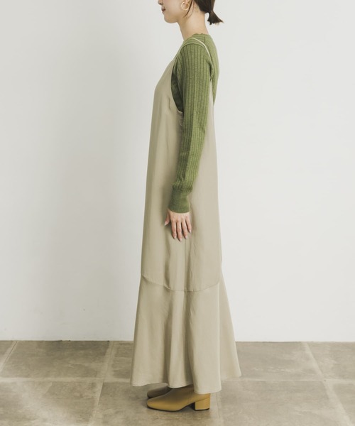 URBAN RESEARCH（アーバンリサーチ）の「ヘム切替キャミワンピース（ワンピース・レディース・ブラック/ベージュ・FREE）」の11枚目の写真