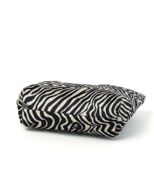 LEPSIM（レプシィム）の「アソートフナガタポーチ　162533（ポーチ・レディース・ゼブラ/アイボリー/ブルー・ONE SIZE）」の6枚目の写真