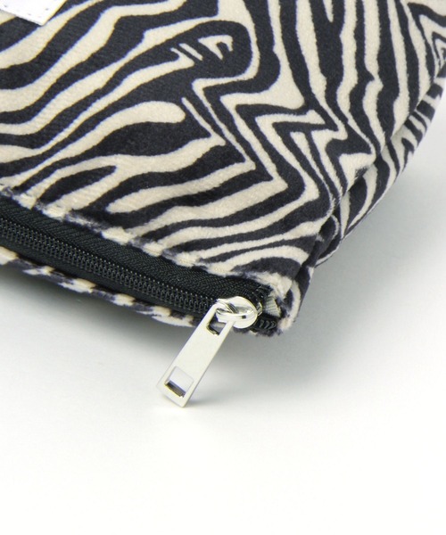LEPSIM（レプシィム）の「アソートフナガタポーチ　162533（ポーチ・レディース・ゼブラ/アイボリー/ブルー・ONE SIZE）」の8枚目の写真