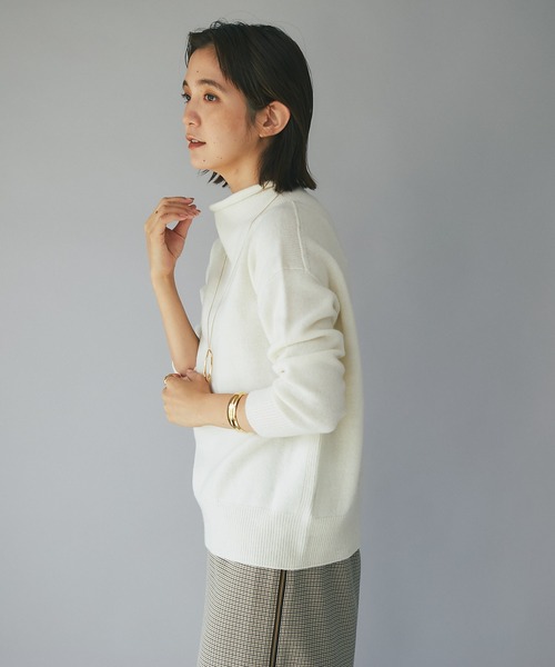 RIVE DROITE(リヴドロワ)の「小山田早織さんスタイリング/ウール100ボトルネックニット(ニット/セーター・レディース・グレー/ブルー/オレンジ/オフホワイト/パープル/グリーン系その他/ベージュ・FREE)」の11枚目の写真