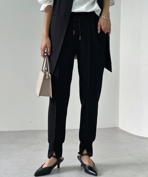 LAVEANGE（ラビアンジェ）の「スリットジョガーパンツ（その他パンツ・レディース・ブラウン/ブラック・3L/L/4L/M/LL）」の3枚目の写真