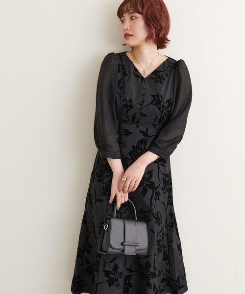 natural couture（ナチュラルクチュール）の「オケージョン対応　大花フロッキーワンピース（ドレス・レディース・ベージュ/ブラック・FREE）」の22枚目の写真