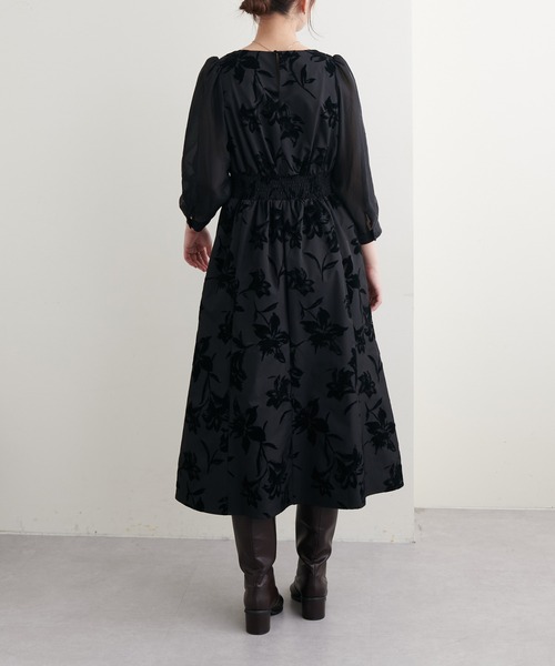 natural couture（ナチュラルクチュール）の「オケージョン対応　大花フロッキーワンピース（ドレス・レディース・ベージュ/ブラック・FREE）」の9枚目の写真