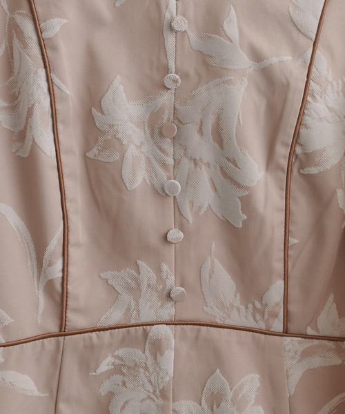 natural couture（ナチュラルクチュール）の「オケージョン対応　大花フロッキーワンピース（ドレス・レディース・ベージュ/ブラック・FREE）」の16枚目の写真