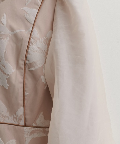 natural couture（ナチュラルクチュール）の「オケージョン対応　大花フロッキーワンピース（ドレス・レディース・ベージュ/ブラック・FREE）」の3枚目の写真