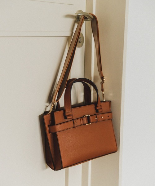 Andemiu(アンデミュウ)の「【WEB限定ブラック】ラインショルダーバッグ185464(ショルダーバッグ・レディース・ブラウン/アイボリー/ブラック/ブルー・FREE)」の1枚目の写真