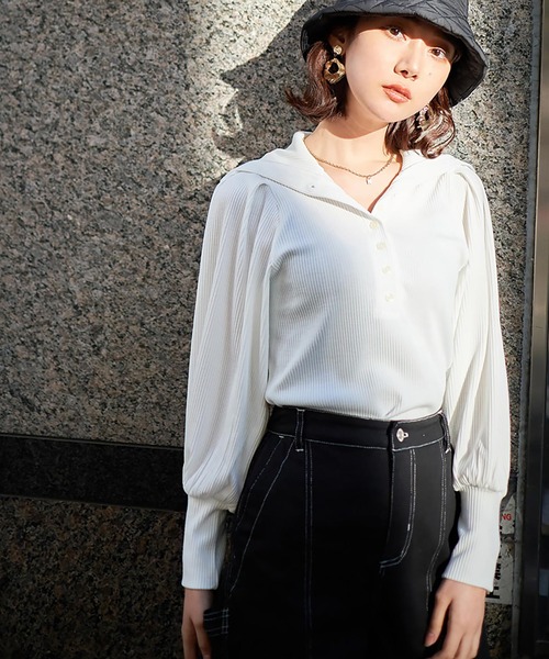 Rejoule（リジュール）の「ボリュームスリーブプルオーバー（Tシャツ/カットソー・レディース・ブラック/ブルー/オフホワイト・FREE）」の5枚目の写真
