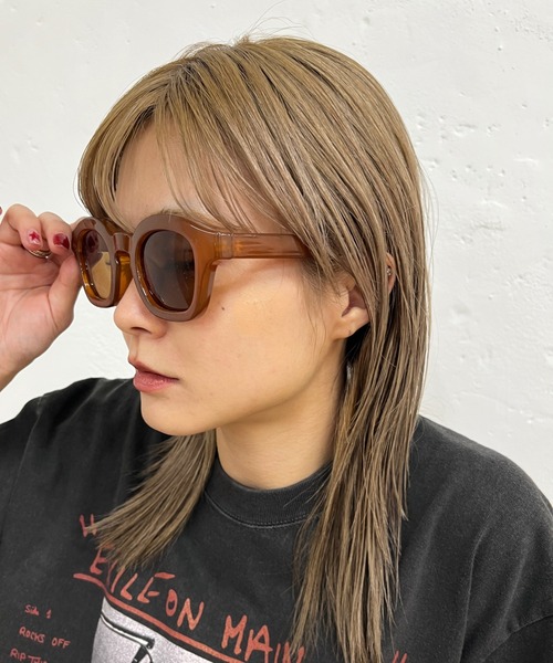 WHO'S WHO gallery（フーズフーギャラリー）の「太フレームサングラス（サングラス・レディース・ブラック/ブラウン・FREE）」の2枚目の写真