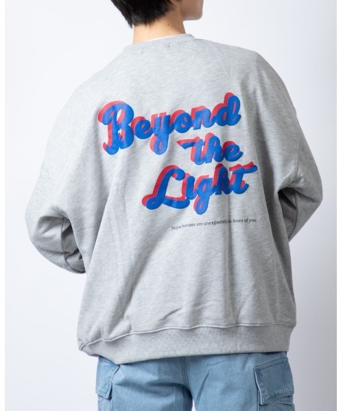 Beno(ビーノ)の「ライトTC裏毛 ルーズシルエット バックグラフィック トレーナー(スウェット・メンズ・ロイヤルブルー/ブラック/杢グレー/ホワイト・M/L)」の4枚目の写真