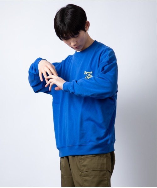 Beno(ビーノ)の「ライトTC裏毛 ルーズシルエット バックグラフィック トレーナー(スウェット・メンズ・ロイヤルブルー/ブラック/杢グレー/ホワイト・M/L)」の10枚目の写真