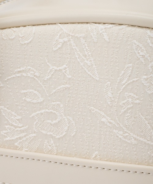 Seemi. byNICECLAUP（ シーミーバイナイスクラップ）の「【 Seemi】Seemi.ボーラーBag（ボストンバッグ・レディース・アイボリー/ブラック・FREE）」の4枚目の写真