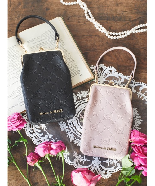 Maison de FLEUR（メゾンドフルール）の「モノグラムがまぐちポシェット（スマホグッズ・レディース・ピンク/ブラック・FREE）」の8枚目の写真