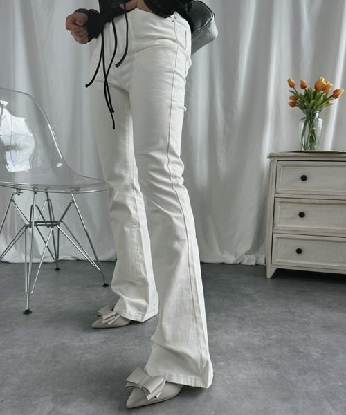 aimoha（アイモハ）の「美シルエット　セミフレアデニムパンツ（デニムパンツ・レディース・ネイビー/ブルー/ホワイト/ブラック・MEDIUM/X-SMALL/SMALL/LARGE/X-LARGE）」の21枚目の写真