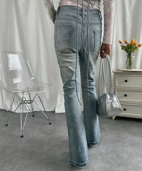 aimoha（アイモハ）の「美シルエット　セミフレアデニムパンツ（デニムパンツ・レディース・ネイビー/ブルー/ホワイト/ブラック・MEDIUM/X-SMALL/SMALL/LARGE/X-LARGE）」の6枚目の写真