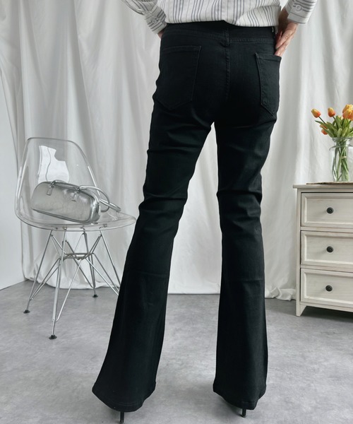 aimoha（アイモハ）の「美シルエット　セミフレアデニムパンツ（デニムパンツ・レディース・ネイビー/ブルー/ホワイト/ブラック・MEDIUM/X-SMALL/SMALL/LARGE/X-LARGE）」の9枚目の写真