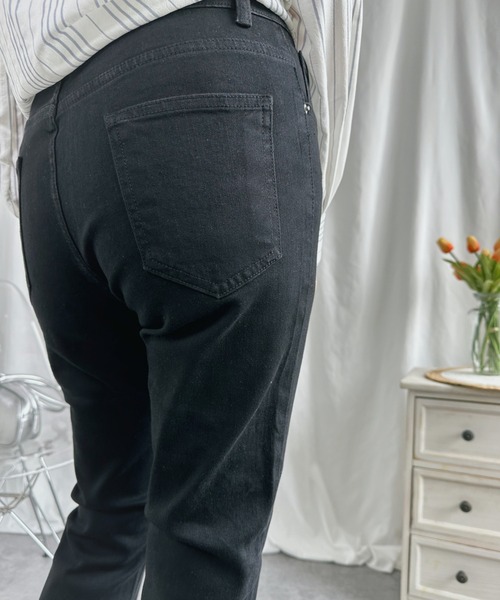 aimoha（アイモハ）の「美シルエット　セミフレアデニムパンツ（デニムパンツ・レディース・ネイビー/ブルー/ホワイト/ブラック・MEDIUM/X-SMALL/SMALL/LARGE/X-LARGE）」の10枚目の写真