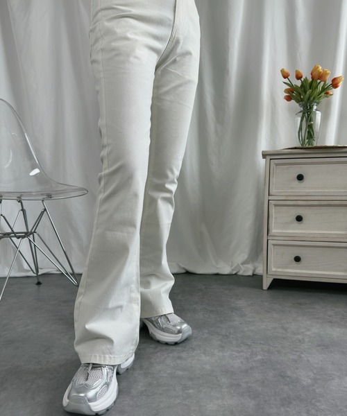 aimoha（アイモハ）の「美シルエット　セミフレアデニムパンツ（デニムパンツ・レディース・ネイビー/ブルー/ホワイト/ブラック・MEDIUM/X-SMALL/SMALL/LARGE/X-LARGE）」の18枚目の写真