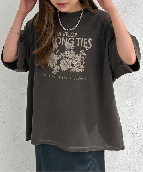 apres jour mignon（アプレジュールミニョン）の「ピグメントヴィンテージライクロックTシャツ2【ZOZOTOWN限定アイテム】（Tシャツ/カットソー・レディース・ピンク/ネイビー/その他/ブラウン系その他/ブラック系その他2/ブラック系その他・X-LARGE/フリー）」の2枚目の写真