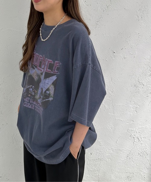 apres jour mignon（アプレジュールミニョン）の「ピグメントヴィンテージライクロックTシャツ2【ZOZOTOWN限定アイテム】（Tシャツ/カットソー・レディース・ピンク/ネイビー/その他/ブラウン系その他/ブラック系その他2/ブラック系その他・X-LARGE/フリー）」の4枚目の写真