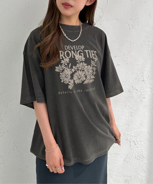apres jour mignon（アプレジュールミニョン）の「ピグメントヴィンテージライクロックTシャツ2【ZOZOTOWN限定アイテム】（Tシャツ/カットソー・レディース・ピンク/ネイビー/その他/ブラウン系その他/ブラック系その他2/ブラック系その他・X-LARGE/フリー）」の7枚目の写真