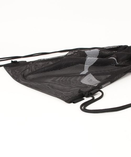 PUMA（プーマ）の「PUMA プーマ ユニセックス サッカー メッシュ ジムサック 16L（ボストンバッグ・メンズ・ブラック×ホワイト・フリー）」の9枚目の写真