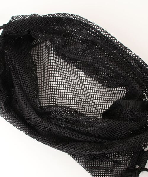 PUMA（プーマ）の「PUMA プーマ ユニセックス サッカー メッシュ ジムサック 16L（ボストンバッグ・メンズ・ブラック×ホワイト・フリー）」の2枚目の写真