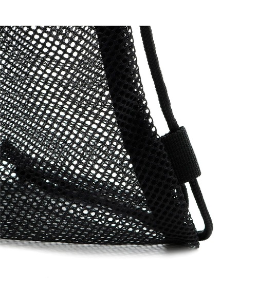 PUMA（プーマ）の「PUMA プーマ ユニセックス サッカー メッシュ ジムサック 16L（ボストンバッグ・メンズ・ブラック×ホワイト・フリー）」の6枚目の写真