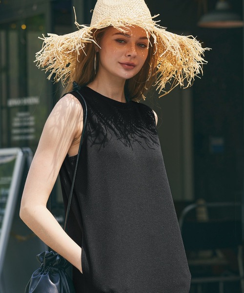 coca（coca）（コカ）の「エンボスIラインバックスリットワンピース（ワンピース・レディース・ブラック・M/L）」の4枚目の写真