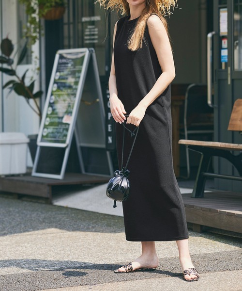 coca（coca）（コカ）の「エンボスIラインバックスリットワンピース（ワンピース・レディース・ブラック・M/L）」の3枚目の写真