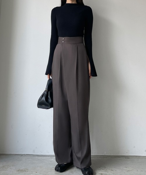 Louere(ルエレ)の「ダブルボタンラップパンツ(その他パンツ・レディース・アイボリー/ダークグレー/ブラック・SMALL/MEDIUM/X-LARGE/LARGE)」の3枚目の写真