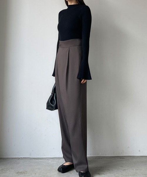 Louere(ルエレ)の「ダブルボタンラップパンツ(その他パンツ・レディース・アイボリー/ダークグレー/ブラック・SMALL/MEDIUM/X-LARGE/LARGE)」の13枚目の写真