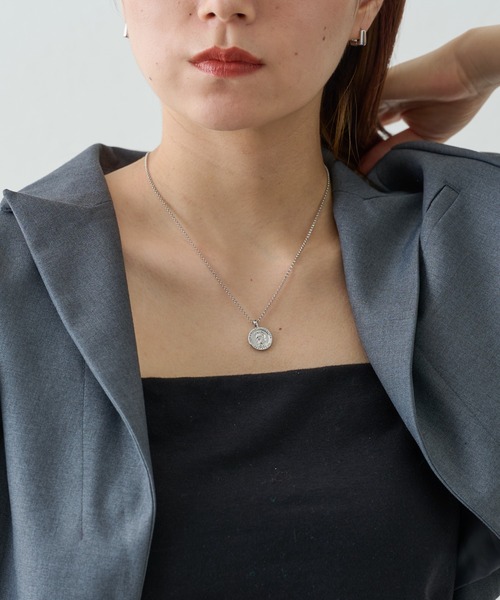 COLONY 2139（コロニートゥーワンスリーナイン）の「コイン×ツイストチェーンネックレス（ネックレス・レディース・ゴールド/シルバー・FREE）」の14枚目の写真