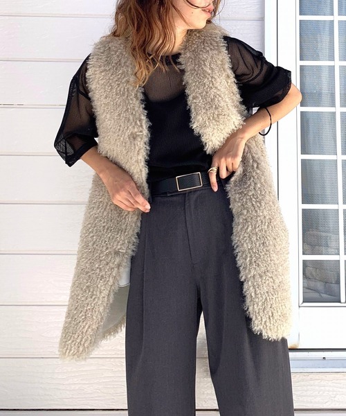 Q（キュー）の「リバー プードルファーベスト（ベスト・レディース・ベージュ/ダークブラウン・MEDIUM）」の9枚目の写真