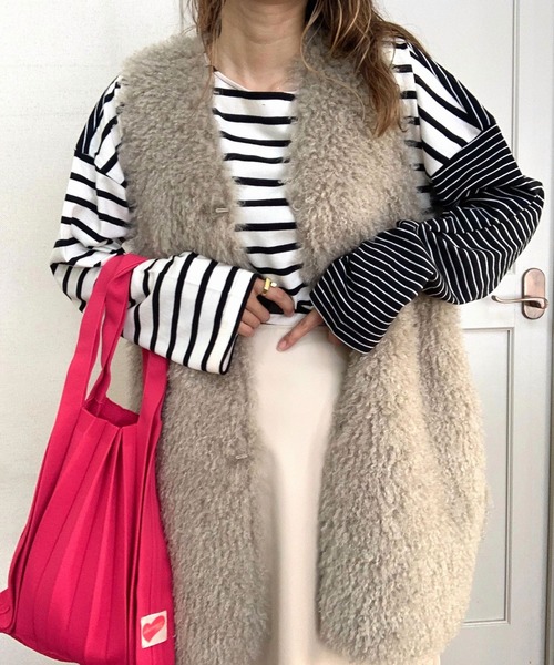 Q（キュー）の「リバー プードルファーベスト（ベスト・レディース・ベージュ/ダークブラウン・MEDIUM）」の8枚目の写真