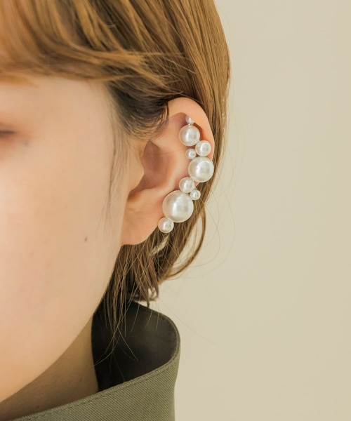 SMELLY（スメリー）の「ランダムパールカタミミイヤリング（イヤリング・レディース・ホワイト・-）」の4枚目の写真