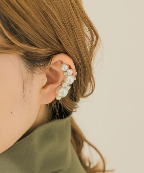 SMELLY（スメリー）の「ランダムパールカタミミイヤリング（イヤリング・レディース・ホワイト・-）」の5枚目の写真