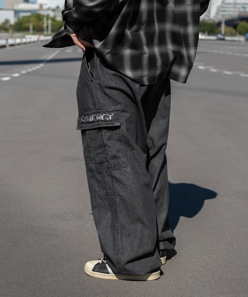 kutir（クティール）の「刺繍入りアソートダブルニーカーゴパンツ（カーゴパンツ・メンズ・グレー/ブラック系その他/ブラック・SMALL/LARGE/MEDIUM）」の6枚目の写真