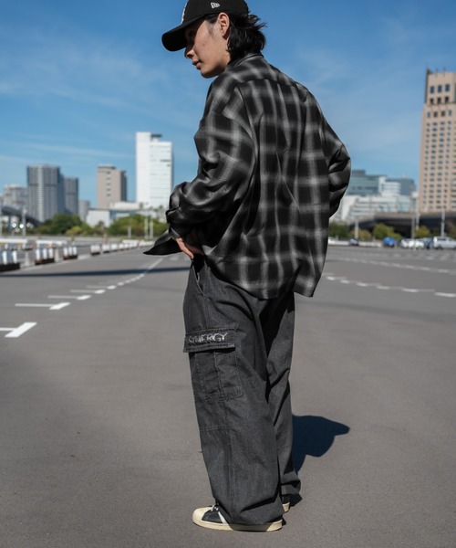 kutir（クティール）の「刺繍入りアソートダブルニーカーゴパンツ（カーゴパンツ・メンズ・グレー/ブラック系その他/ブラック・SMALL/LARGE/MEDIUM）」の11枚目の写真