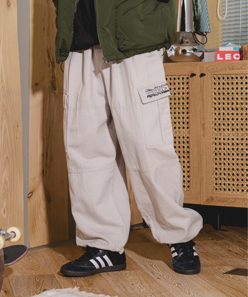 セール】刺繍入りアソートダブルニーカーゴパンツ（カーゴパンツ