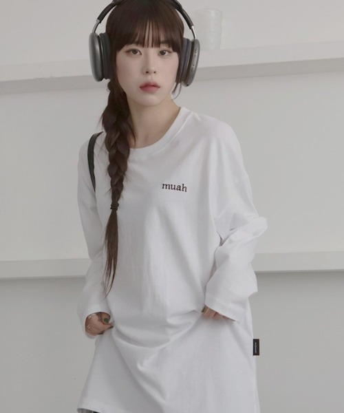 muahmuah(ムーアムーア)の「A'GEM/9 × .kom『muah muah/ムーアムーア』STITCH LOGO LONG SLEEVE T-SHIRT/ステッチロゴ 長袖Tシャツ(Tシャツ/カットソー・レディース・ホワイト/ブラック・FREE)」の6枚目の写真