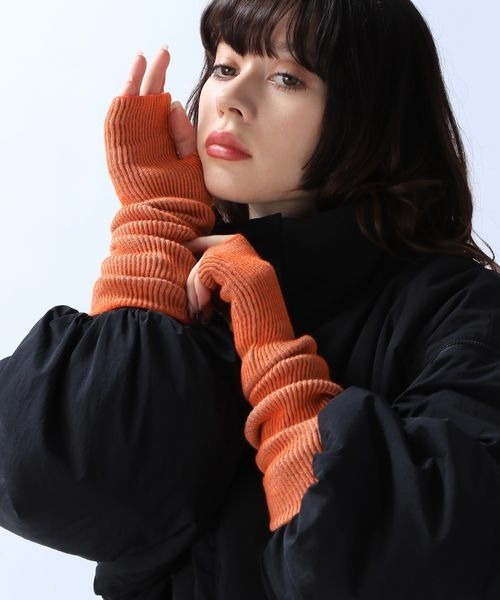 JEANASIS（ジーナシス）の「プレーティングアームカバー/979297（アームカバー・レディース・ブラック系その他/オレンジ系その他/グリーン系その他・FREE）」の3枚目の写真