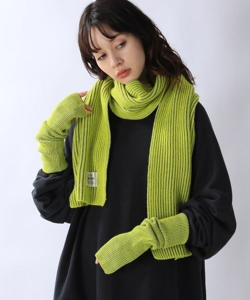 JEANASIS（ジーナシス）の「プレーティングアームカバー/979297（アームカバー・レディース・ブラック系その他/オレンジ系その他/グリーン系その他・FREE）」の4枚目の写真