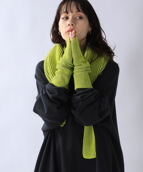 JEANASIS（ジーナシス）の「プレーティングアームカバー/979297（アームカバー・レディース・ブラック系その他/オレンジ系その他/グリーン系その他・FREE）」の6枚目の写真